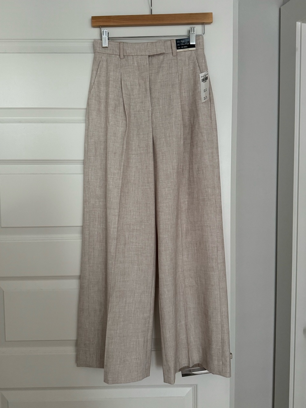 NWT Abercrombie High Rise Size 23 Short Trousers